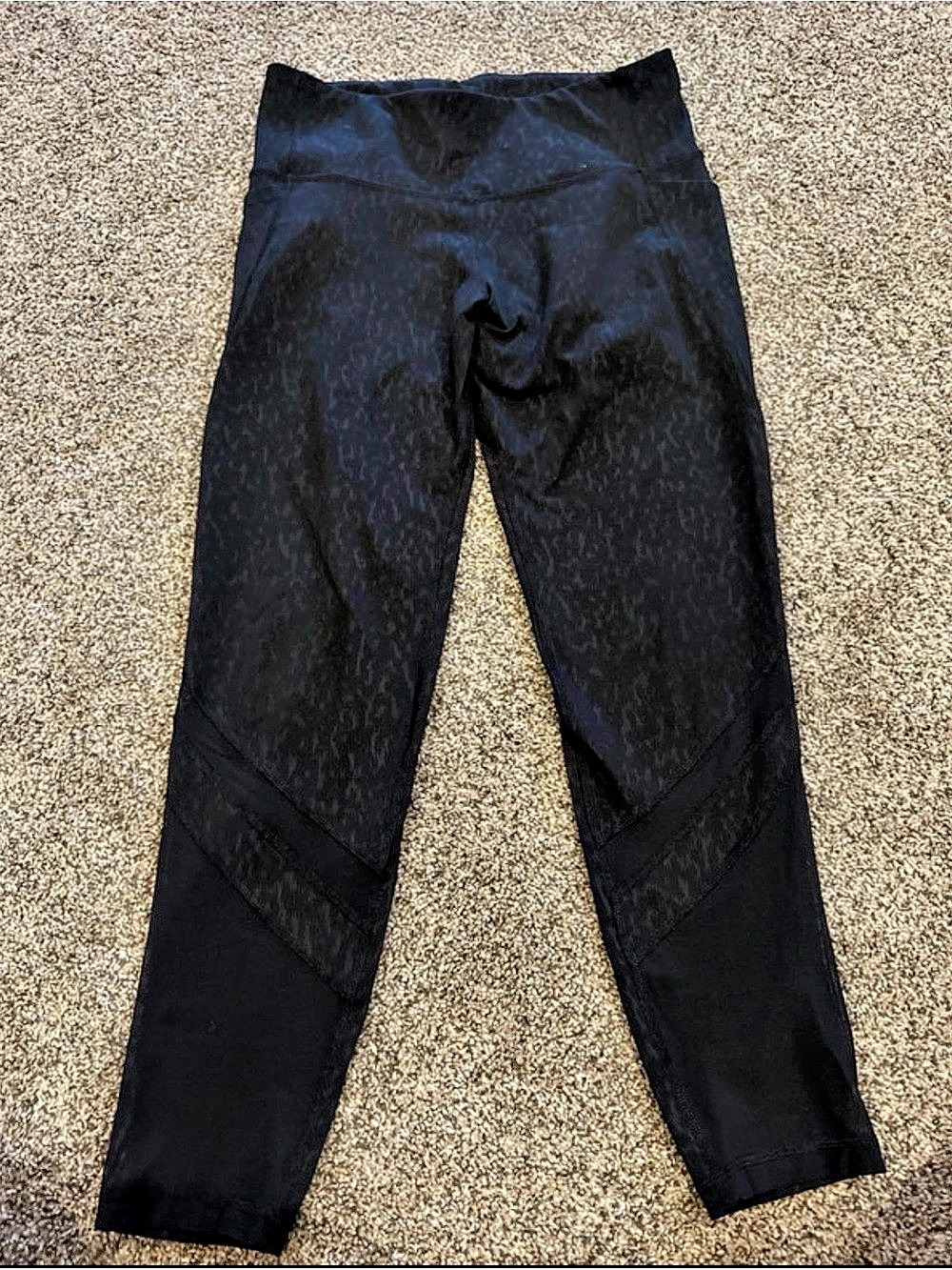Old Navy Elevate Legging Abstract Athletic Leggings in Black Like New